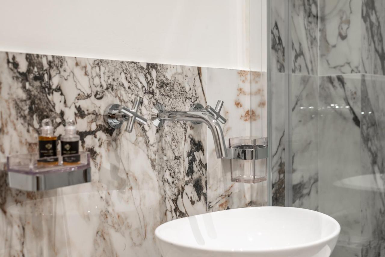 The Couper Castello Hotell Milano Exteriör bild