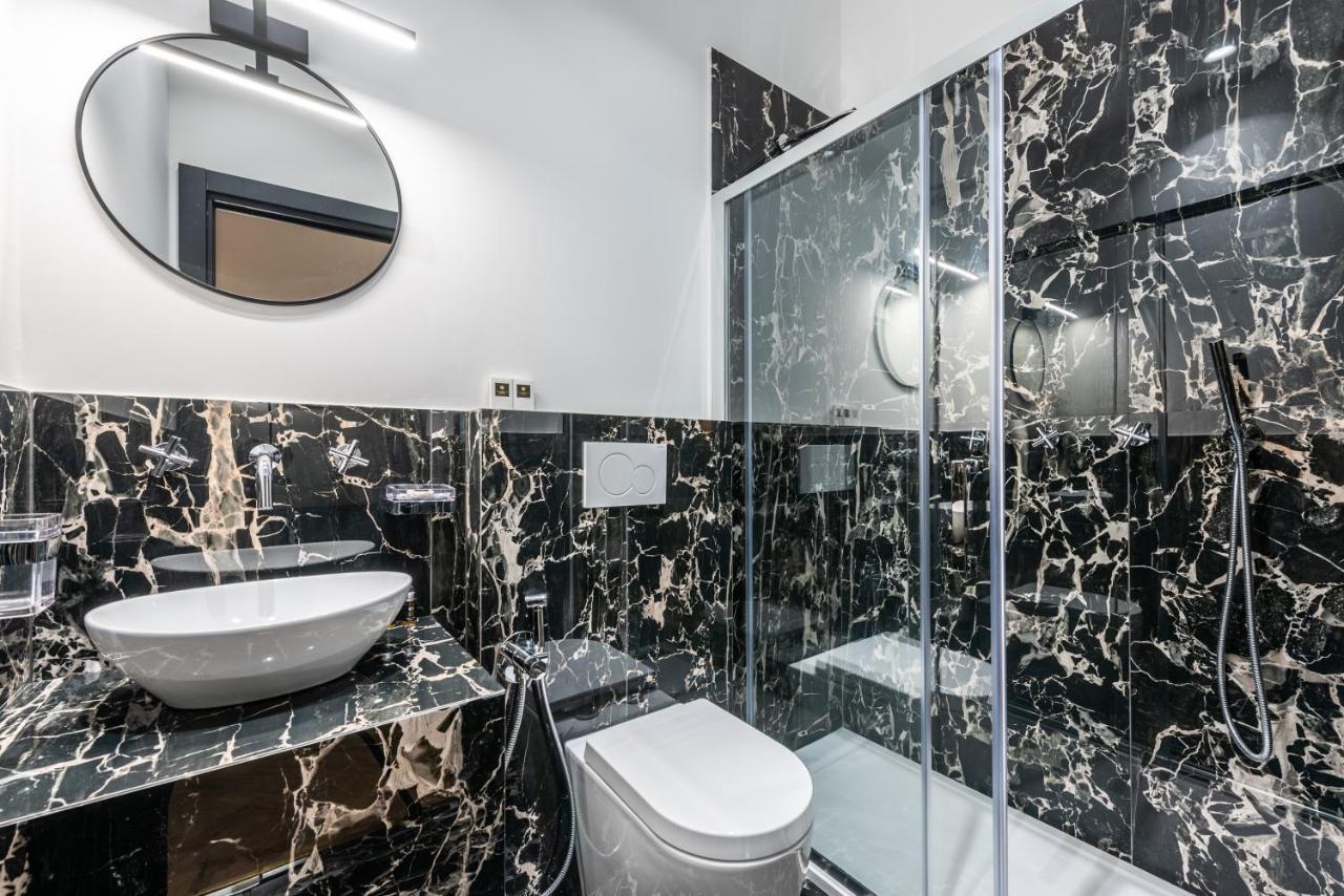 The Couper Castello Hotell Milano Exteriör bild