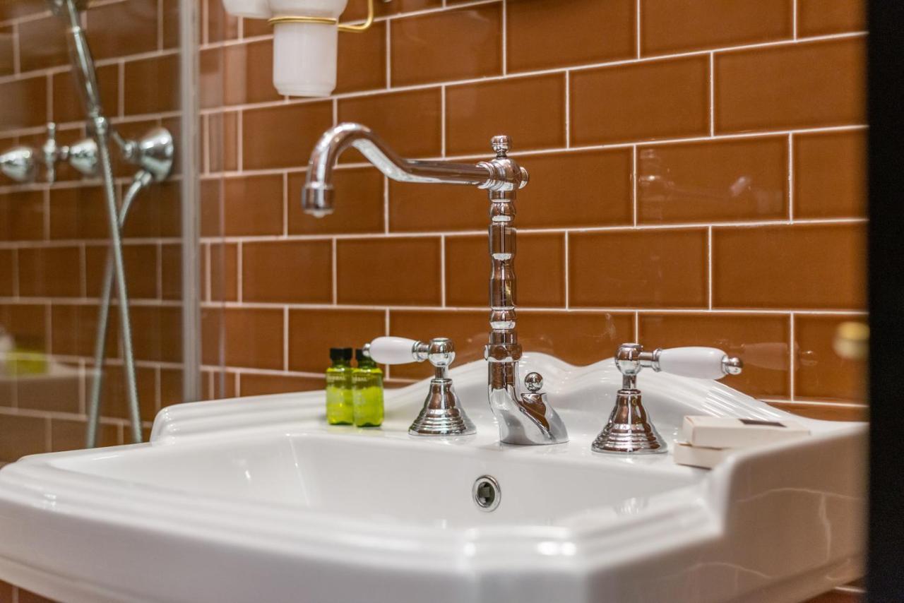 The Couper Castello Hotell Milano Exteriör bild