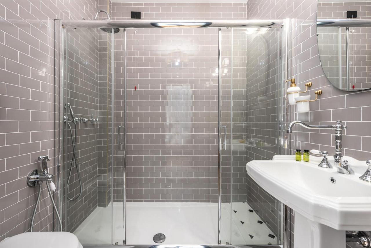 The Couper Castello Hotell Milano Exteriör bild